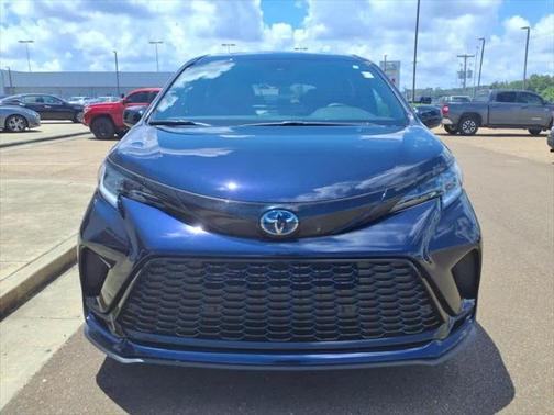 2025 Toyota Sienna XSE 7 Passenger