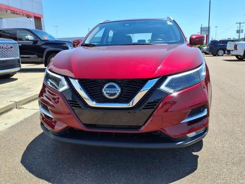 Scarlet Ember Pearl Metallic 2022 Nissan Rogue Sport SL
