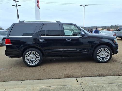 2016 Lincoln Navigator Select