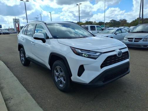 2022 Toyota RAV4 Hybrid XLE