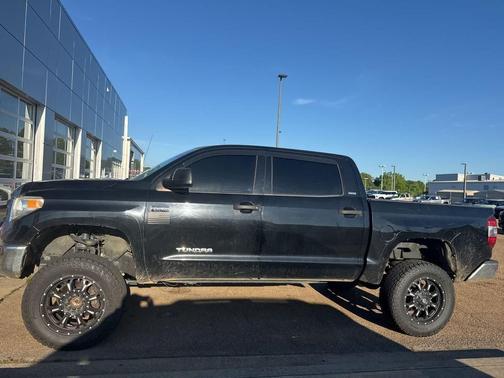 Black 2014 Toyota Tundra SR5