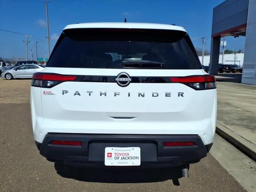 2025 Nissan Pathfinder SV FWD