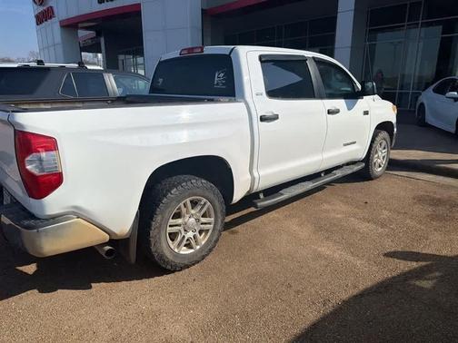 2017 Toyota Tundra SR5