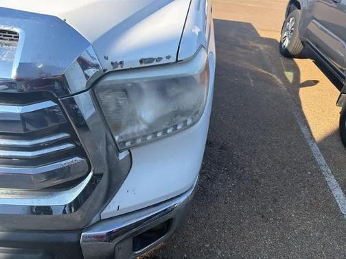 2017 Toyota Tundra SR5