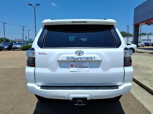 Super White 2021 Toyota 4Runner SR5