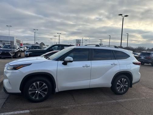 2024 Toyota Highlander XLE