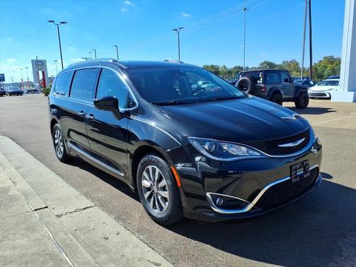 2020 Chrysler Pacifica Touring-L Plus