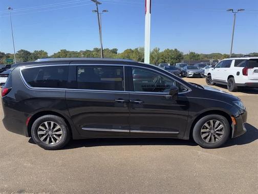 2020 Chrysler Pacifica Touring-L Plus