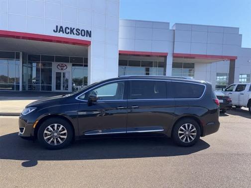 2020 Chrysler Pacifica Touring-L Plus