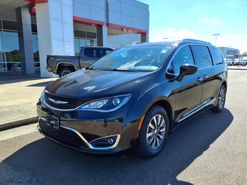 2020 Chrysler Pacifica Touring-L Plus