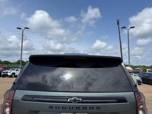 Silver Sage Metallic 2024 Chevrolet Suburban 4WD Z71