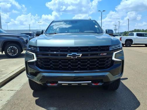 Silver Sage Metallic 2024 Chevrolet Suburban 4WD Z71