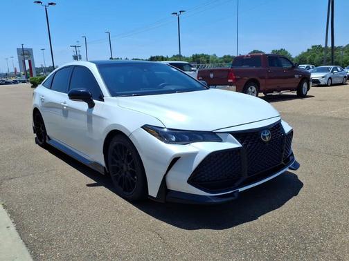 Wind Chill Pearl/Midnight Black Metallic 2021 Toyota Avalon TRD