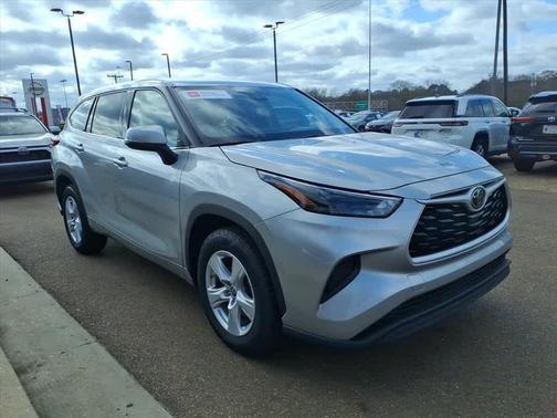 2022 Toyota Highlander L