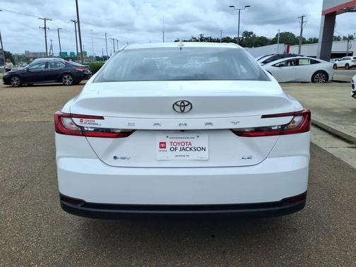 Ice Cap 2025 Toyota Camry LE