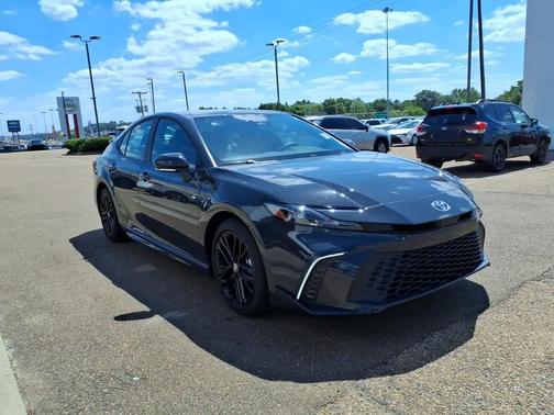 Underground 2026 Toyota Camry SE