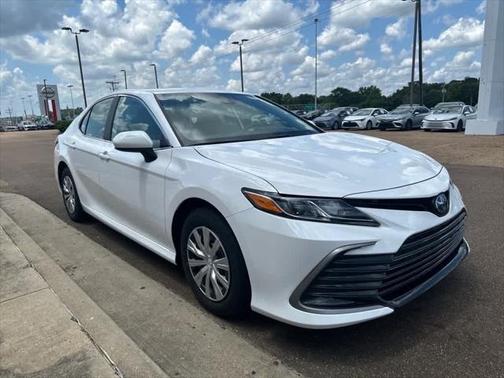 2024 Toyota Camry Hybrid LE
