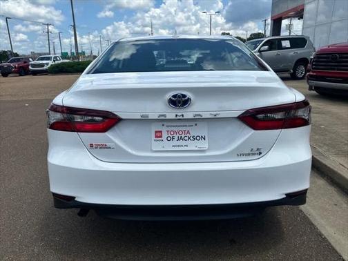 2024 Toyota Camry Hybrid LE