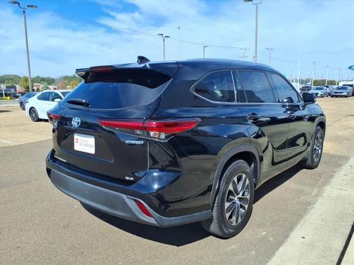 2020 Toyota Highlander Hybrid XLE