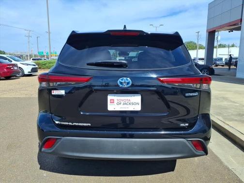 2020 Toyota Highlander Hybrid XLE