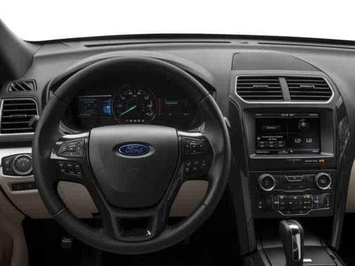 White Platinum Metallic Tri-Coat 2017 Ford Explorer XLT