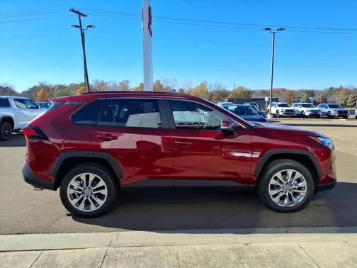 2025 Toyota RAV4 XLE Premium