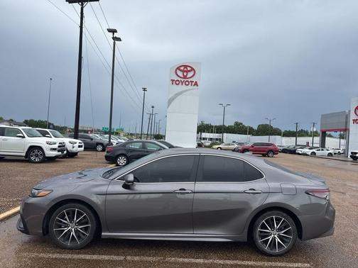 Predawn Gray Mica 2024 Toyota Camry SE