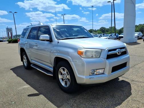 Classic Silver Metallic 2013 Toyota 4Runner SR5