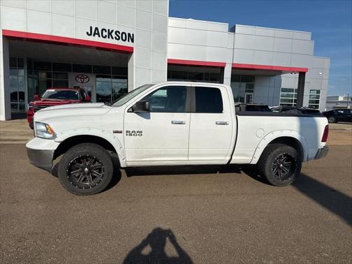 2017 RAM 1500 SLT