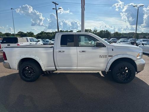 2017 RAM 1500 SLT