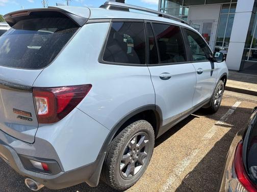 Sonic Gray Pearl 2024 Honda Passport AWD TrailSport