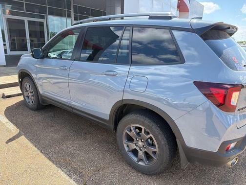 Sonic Gray Pearl 2024 Honda Passport AWD TrailSport