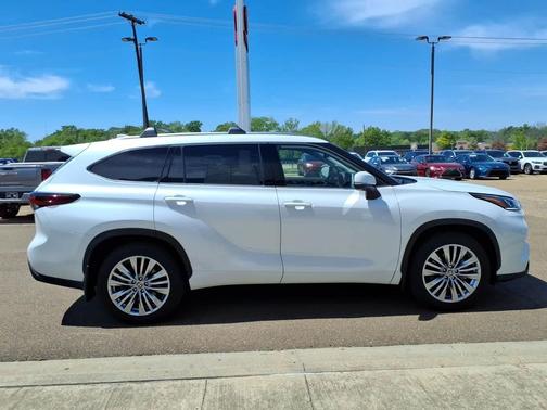 Wind Chill Pearl 2026 Toyota Highlander Platinum
