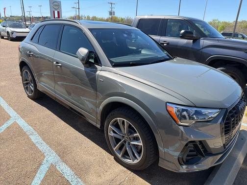 2022 Audi Q3 45 S line Premium