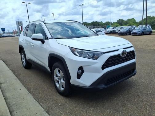 Super White 2021 Toyota RAV4 XLE