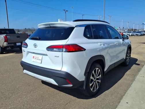 2023 Toyota Corolla Cross XLE