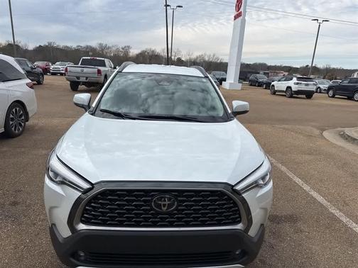 2023 Toyota Corolla Cross XLE