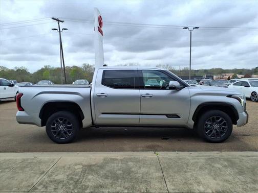 2023 Toyota Tundra Platinum