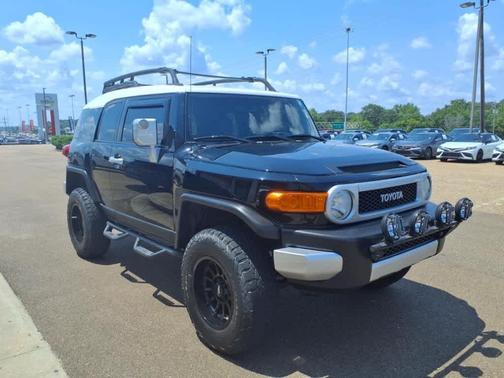 2014 Toyota FJ Cruiser Base
