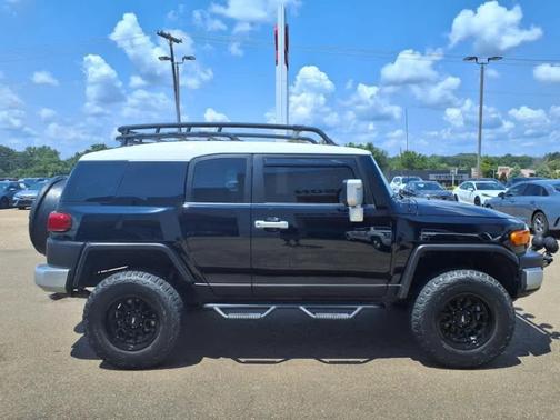 2014 Toyota FJ Cruiser Base