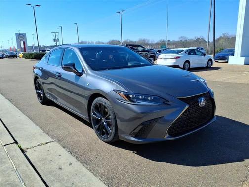 2022 Lexus ES 300h F SPORT