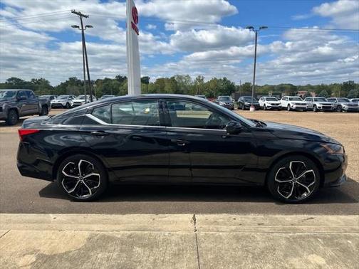 2024 Nissan Altima SR FWD