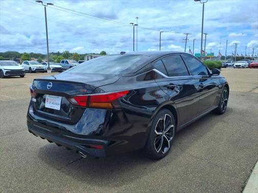 2024 Nissan Altima SR FWD