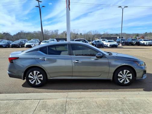 2023 Nissan Altima S FWD