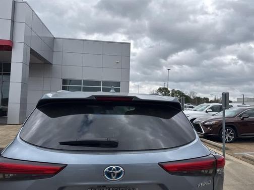 2023 Toyota Highlander Hybrid Platinum