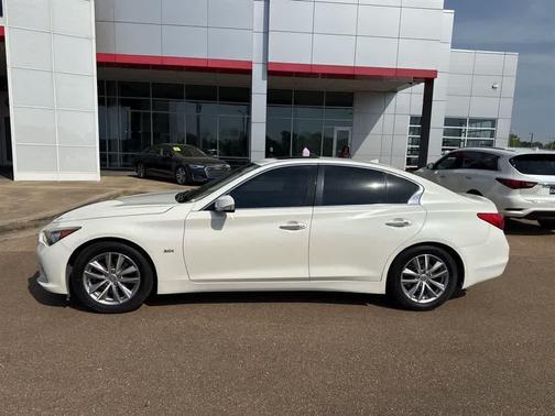 Majestic White 2016 INFINITI Q50 3.0T Premium