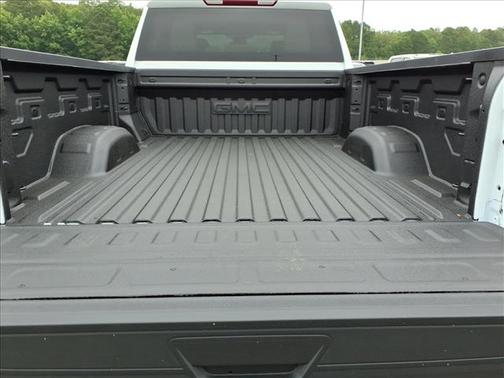 Summit White 2026 GMC Sierra 2500 SLE