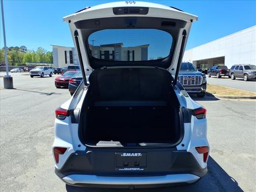 Summit White 2026 Buick Envista Preferred FWD