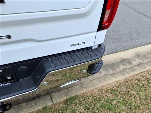 Summit White 2026 GMC Sierra 1500 SLT