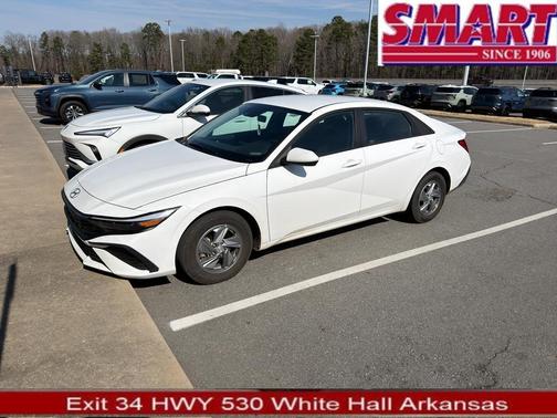 2024 Hyundai ELANTRA SE